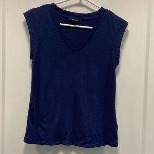 RW&Co V neck t-shirt, small